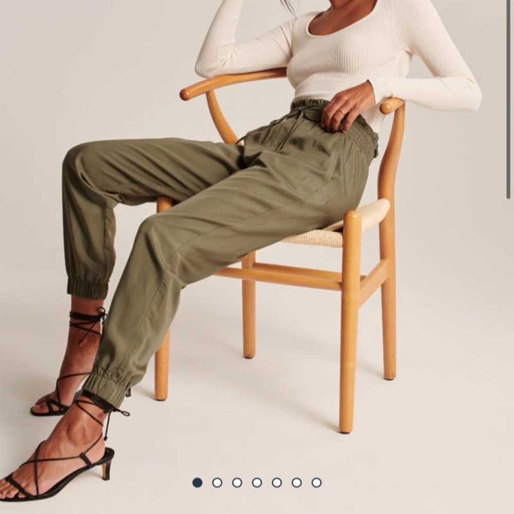 Abercrombie&Fitch Ruffle Waist Joggers Olive XS-S